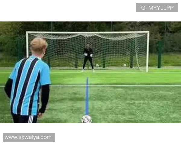 足球明星为何偏爱脚尖射门技巧解析与精彩瞬间回顾 足球明星为何偏爱脚尖射门技巧解析与精彩瞬间回顾